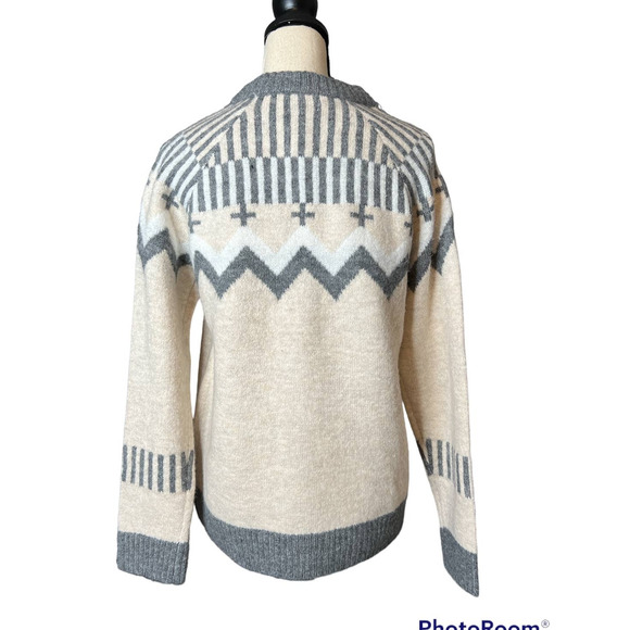 New Market & Spruce Cream Sweater with Gray Stripes and Zigzag Print Size Small - Picture 3 of 6